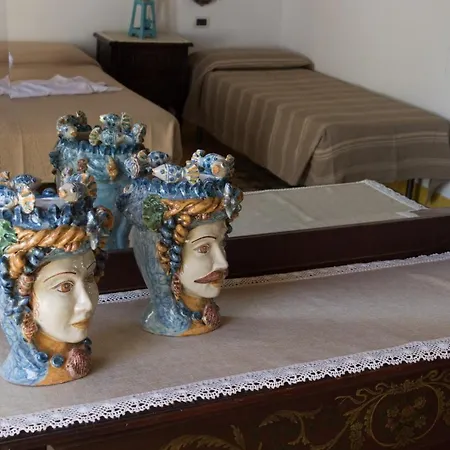 Macondo Hotel 3*