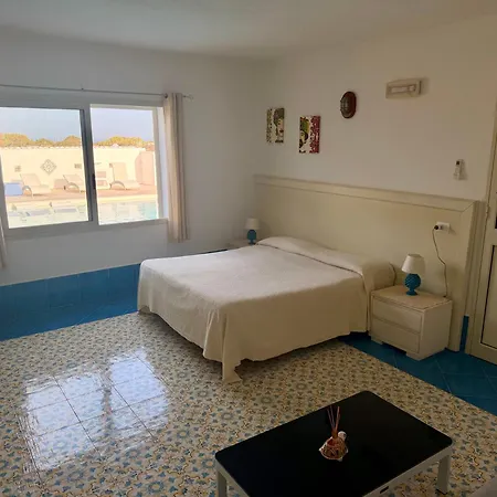 فندق Macondo 3*