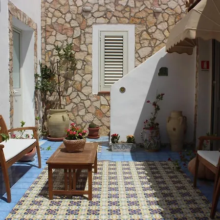 Macondo Ξενοδοχείο 3*