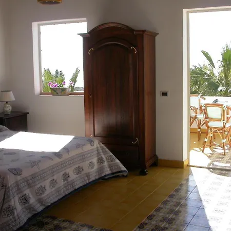 Macondo Hotel 3*
